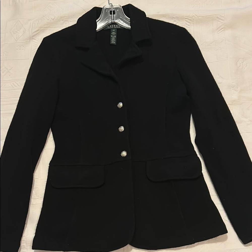 Lauren Ralph Lauren Black Blazer with Notched Lapel and Fitted Silhouette
